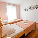 Old Town Apartamento *