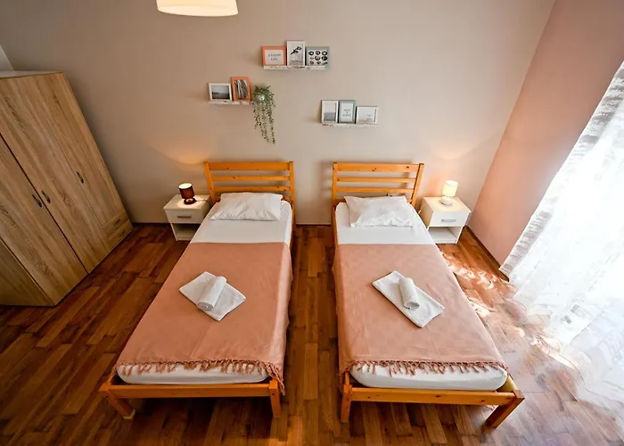 Old Town Apartment *